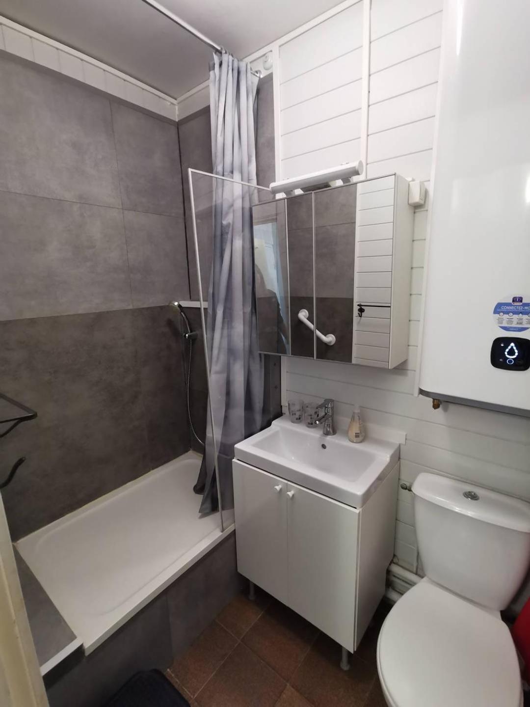 As18262 - Studio En Centre Ville Льо Гро-дю-Роа Екстериор снимка